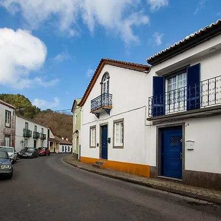 Holiday home Oliveira's House In *
